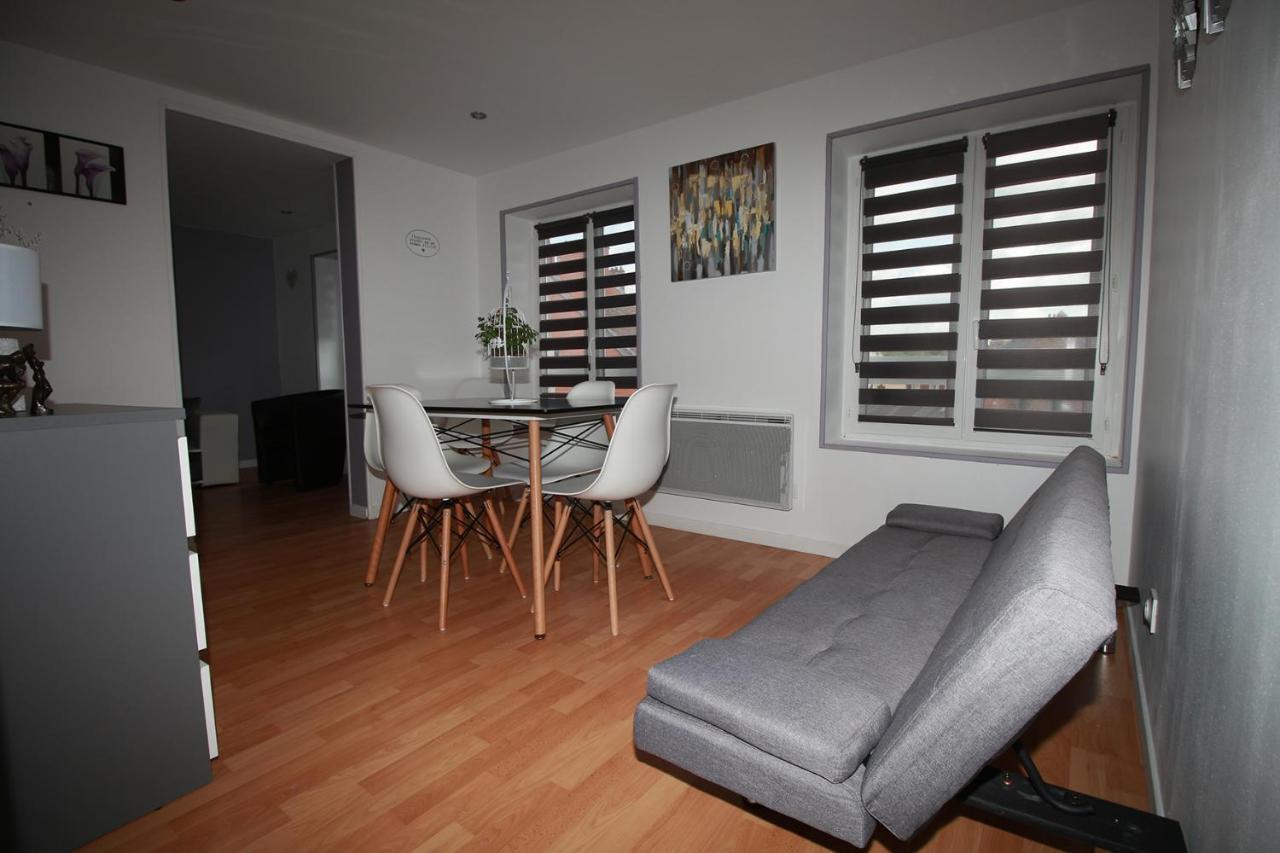 La Fere Du Siecle Apartment Bagian luar foto