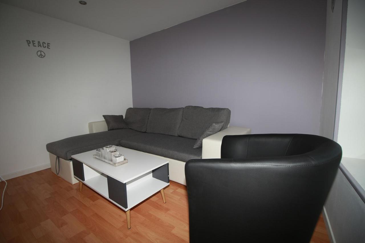 La Fere Du Siecle Apartment Bagian luar foto